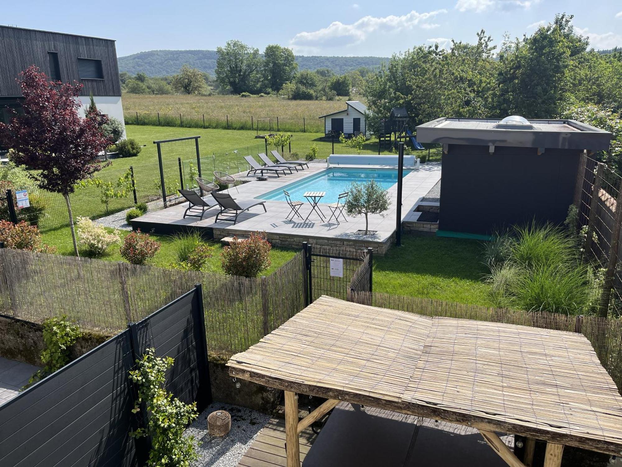 Appart-Hotel N 3 Avec Terrasse, Piscine, Petit-Dejeuner Et Parking Prive Chouzelot Екстериор снимка